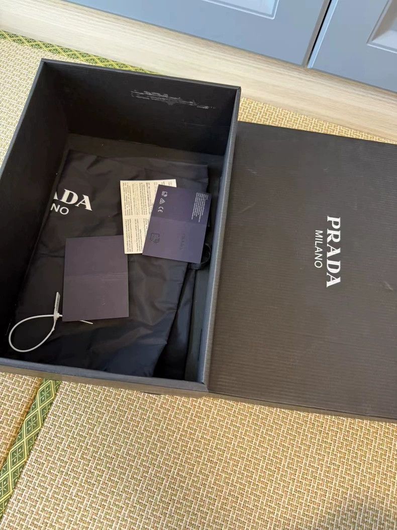 Prada prada brown suede lowtop sneakers Size US 6.5 / EU 39-40 - 7 Thumbnail