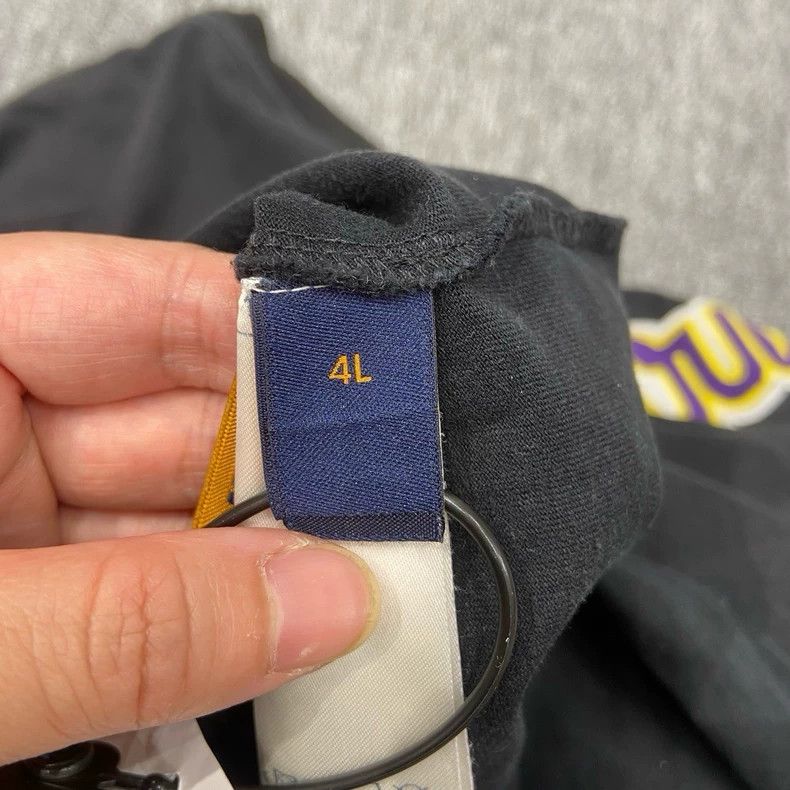 Louis Vuitton LV x NBA Co-branded Big Logo Short-sleeve Shirt Size US XL / EU 56 / 4 - 6 Thumbnail