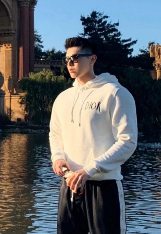 Dior Dior White Hooded Sweatshirt XS Size US XS / EU 42 / 0 - 3 Thumbnail