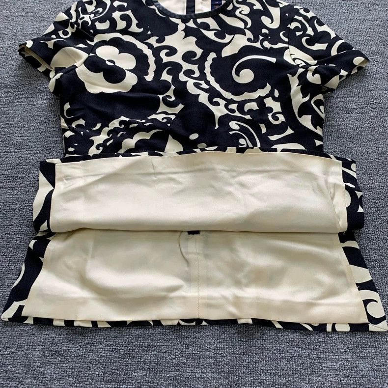 Louis Vuitton lv back zip short sleeve top Size US L / EU 52-54 / 3 - 7 Thumbnail