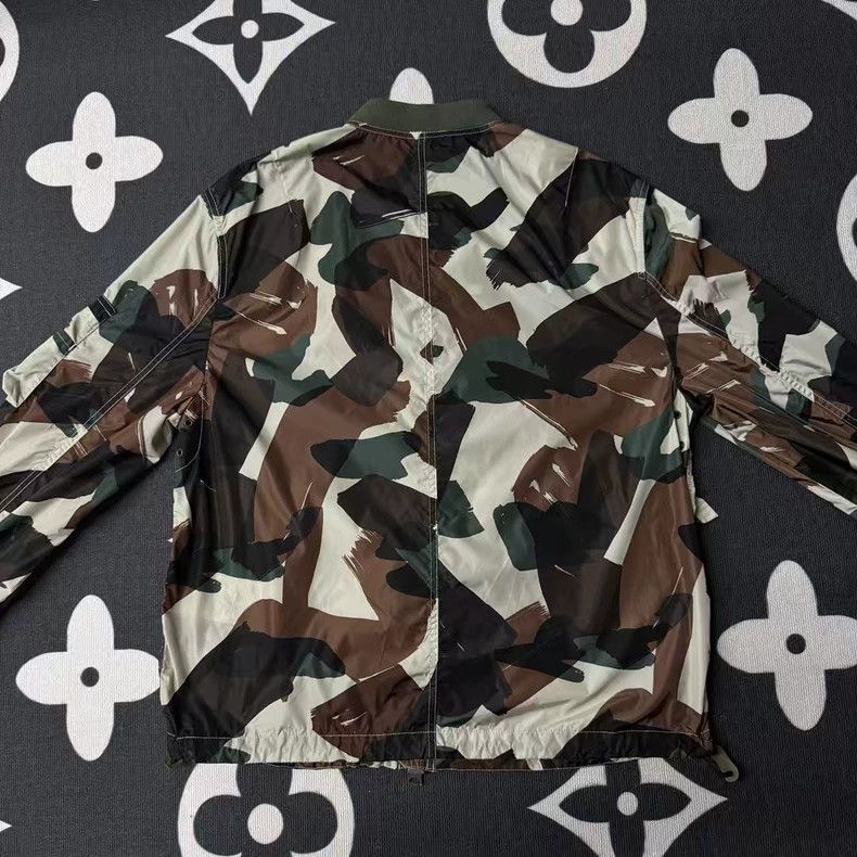 Burberry Burberry camouflage bomber jacket Size US L / EU 52-54 / 3 - 3 Thumbnail