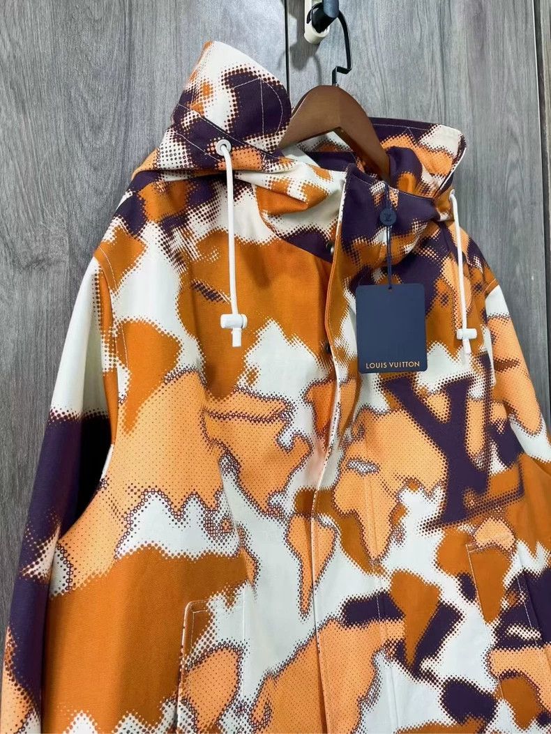 Louis Vuitton Louis Vuitton map print hooded jacket Size US M / EU 48-50 / 2 - 9 Thumbnail