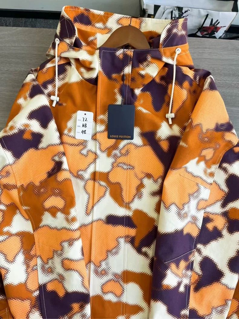 Louis Vuitton Louis Vuitton map print hooded jacket Size US M / EU 48-50 / 2 - 8 Thumbnail