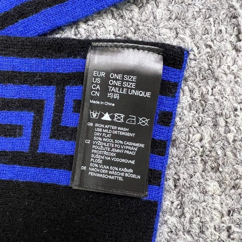 Versace Versace x HM double face cashmere scarf Size ONE SIZE - 4 Thumbnail