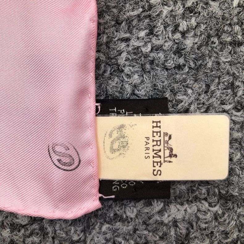 Hermes Hermes pink silk scarf 90cm Size ONE SIZE - 4 Thumbnail
