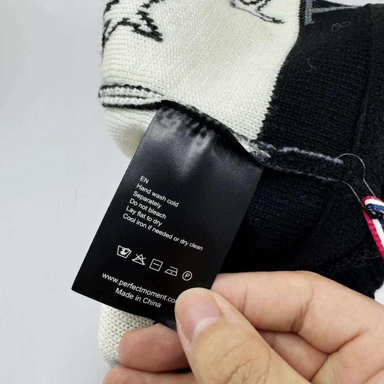 Perfect Moment Perfect Moment Star Embroidered Beanie Size ONE SIZE - 4 Thumbnail