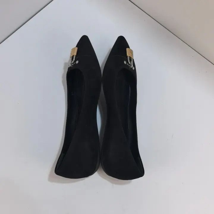 Louis Vuitton Louis Vuitton Classic Black Pointed Flat Shoes 0079 Size US 5 / IT 35 - 5 Thumbnail