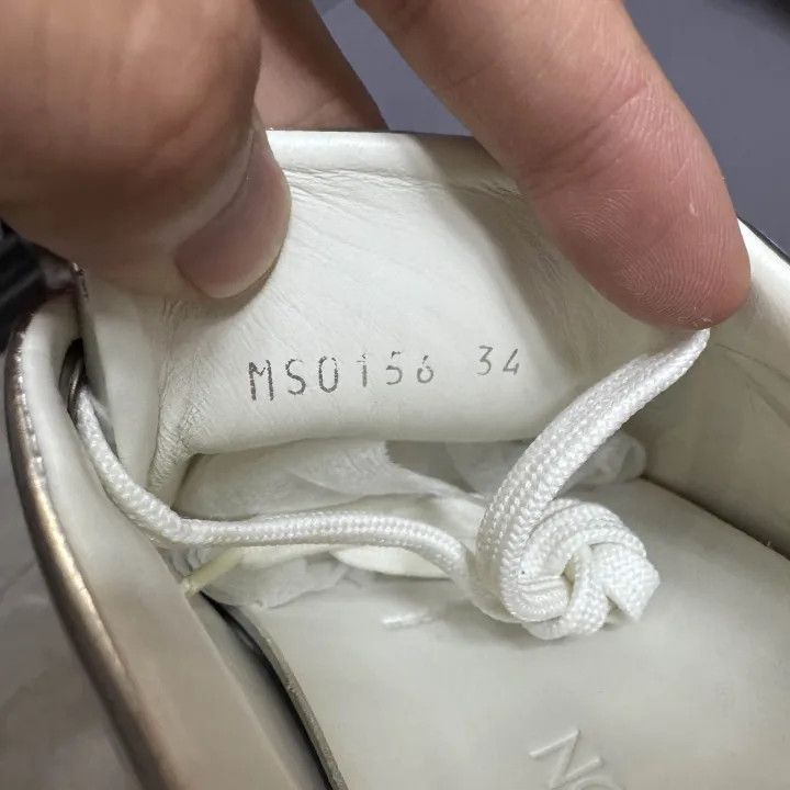 Louis Vuitton Louis Vuitton Stylish Metallic Low Sneakers 0079 Size US 4 / IT 34 - 5 Thumbnail