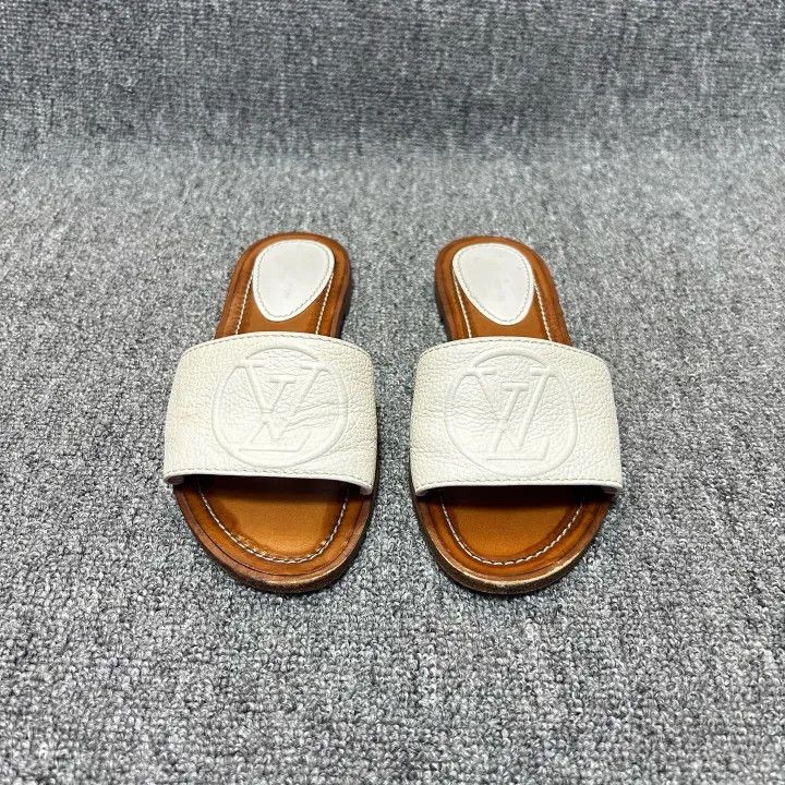 Louis Vuitton Louis Vuitton Lock It White Slide Sandals 0079 Size US 5 / IT 35 - 2 Thumbnail