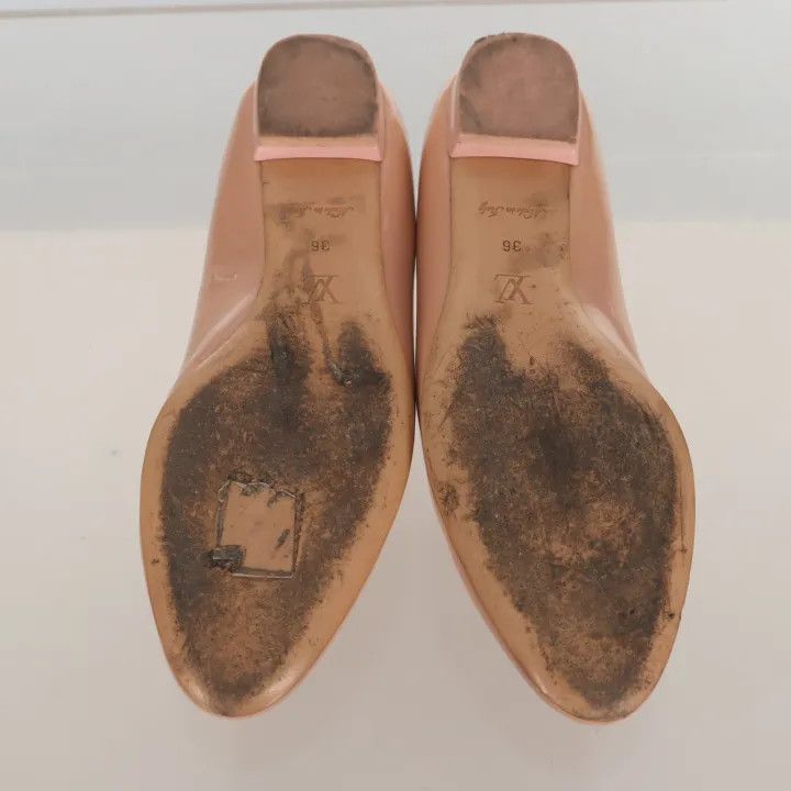 Louis Vuitton Louis Vuitton Pink Patent Leather Butterfly Flats 0079 Size US 6 / IT 36 - 6 Thumbnail