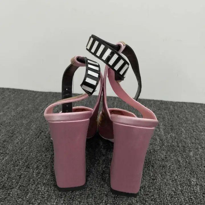 Louis Vuitton Louis Vuitton Pink High Heels for Women 0079 Size US 6 / IT 36 - 3 Thumbnail