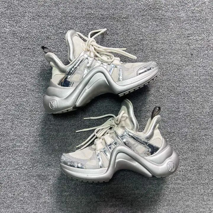 Louis Vuitton Louis Vuitton Archlight Casual Sneakers in Silver 0079 Size US 6 / IT 36 - 7 Thumbnail