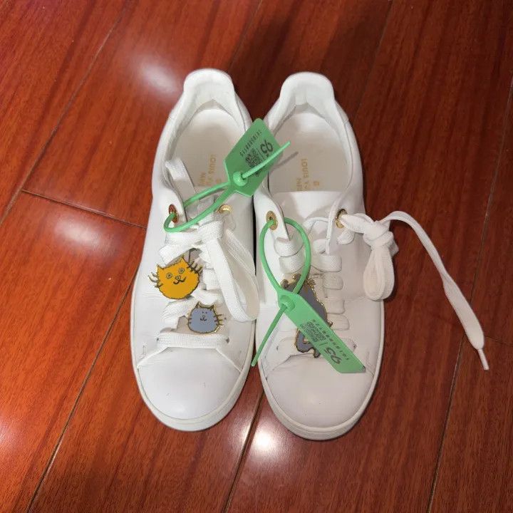 Louis Vuitton Louis Vuitton Frontrow Cat Illustration White Sneakers 0079 Size US 5 / IT 35 - 2 Thumbnail