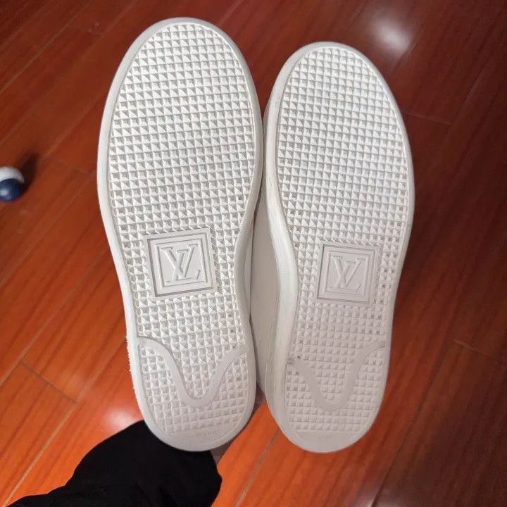Louis Vuitton Louis Vuitton Frontrow Cat Illustration White Sneakers 0079 Size US 5 / IT 35 - 4 Thumbnail