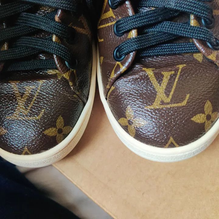 Louis Vuitton Louis Vuitton Frontrow Monogram Low Top Sneakers 0079 Size US 6 / IT 36 - 10 Thumbnail