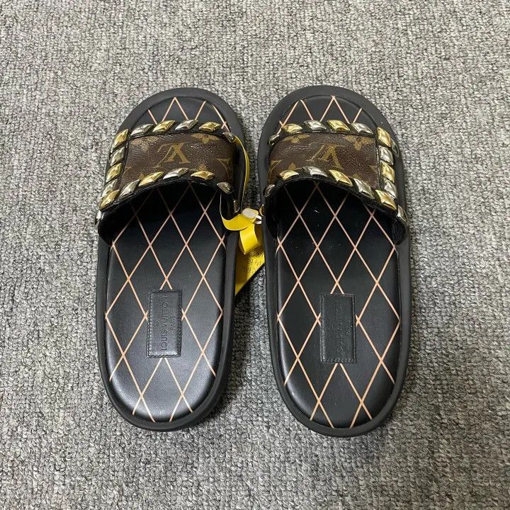 Louis Vuitton Louis Vuitton Monogram Flat Slide Sandals for Women 0079 Size US 5 / IT 35 - 3 Thumbnail