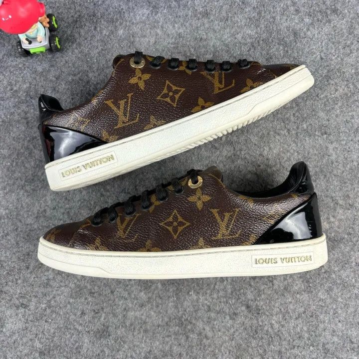 Louis Vuitton Louis Vuitton Frontrow Monogram Low-Top Sneakers 0079 Size US 6 / IT 36 - 5 Thumbnail