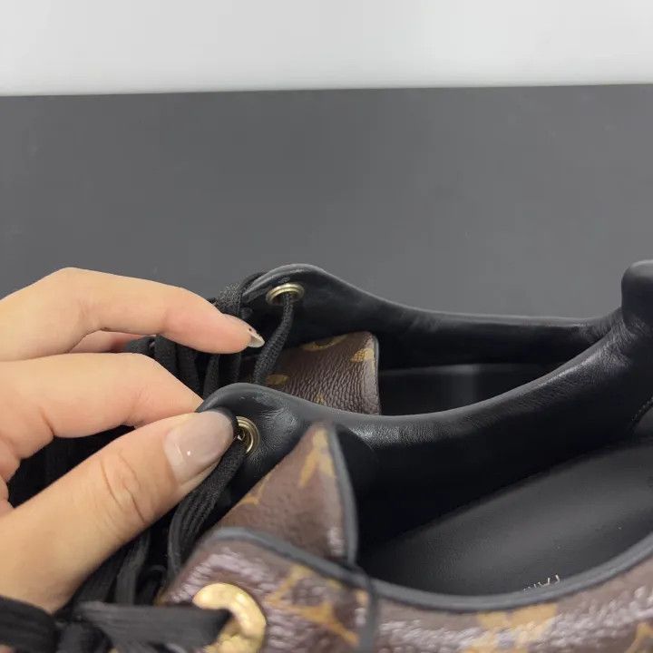 Louis Vuitton Louis Vuitton Monogram Low-Top Sneaker 0079 Size US 6 / IT 36 - 7 Thumbnail