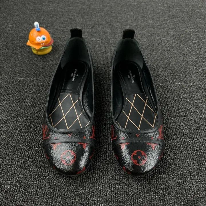 Louis Vuitton Louis Vuitton Classic Fashion Flat Shoes for Women 0079 Size US 6 / IT 36 - 2 Thumbnail