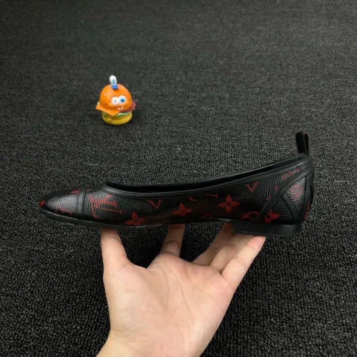 Louis Vuitton Louis Vuitton Classic Fashion Flat Shoes for Women 0079 Size US 6 / IT 36 - 6 Thumbnail