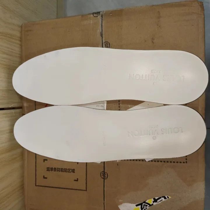 Louis Vuitton Louis Vuitton Low-Top Slip-Resistant Sneakers 0079 Size US 6 / IT 36 - 9 Thumbnail
