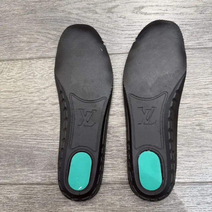 Louis Vuitton Takashi Murakami x Louis Vuitton Black Low Top Trainer 0079 Size US 6 / IT 36 - 7 Thumbnail