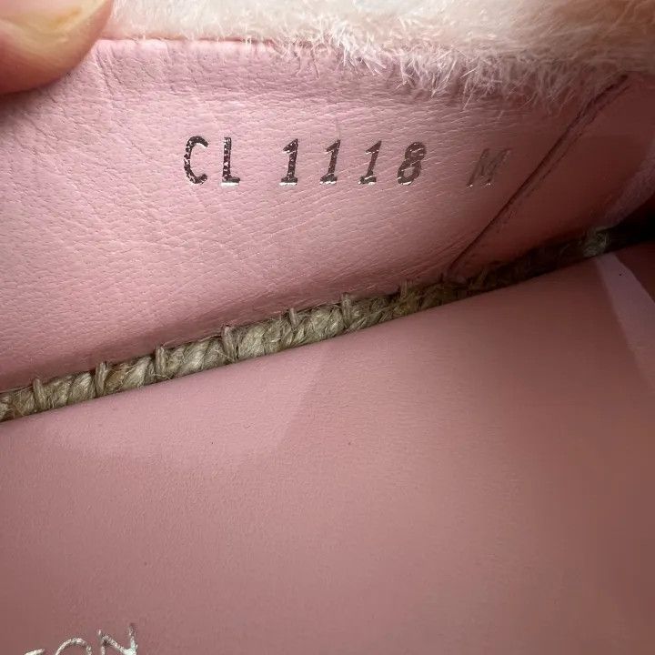 Louis Vuitton Louis Vuitton Stylish Pink Furry Slippers for Women 0079 Size US 6 / IT 36 - 5 Thumbnail