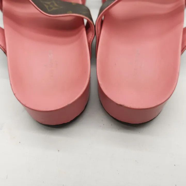 Louis Vuitton Louis Vuitton Pink Flat Slide Sandals 0079 Size US 6 / IT 36 - 8 Thumbnail