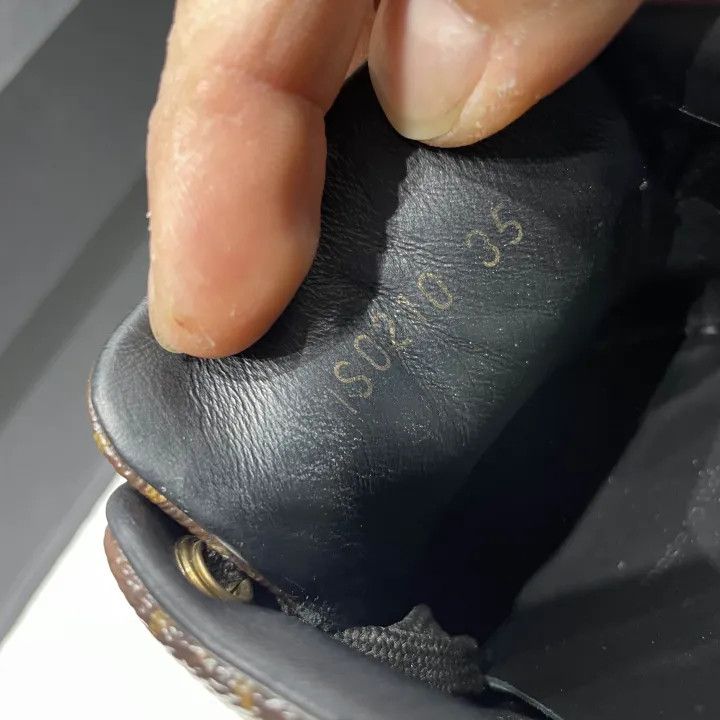 Louis Vuitton Louis Vuitton Frontrow Monogram Fashion Sneakers 0079 Size US 5 / IT 35 - 5 Thumbnail