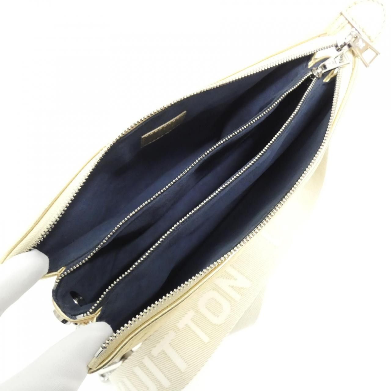 Louis Vuitton Louis Vuitton Louis Vuitton Coussin Lamb Shoulder Bag Leather Shoulder Bag M59278 Size ONE SIZE - 4 Thumbnail