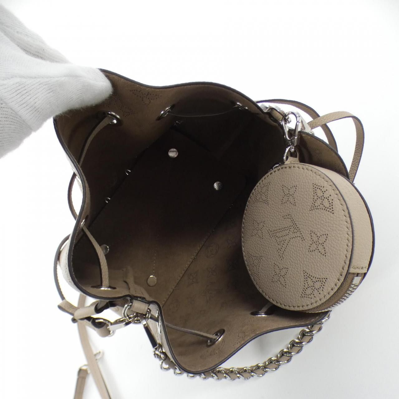 Louis Vuitton Louis Vuitton Louis Vuitton Mahina Calf Shoulder Bag Leather Shoulder Bag M57201 Size ONE SIZE - 5 Thumbnail