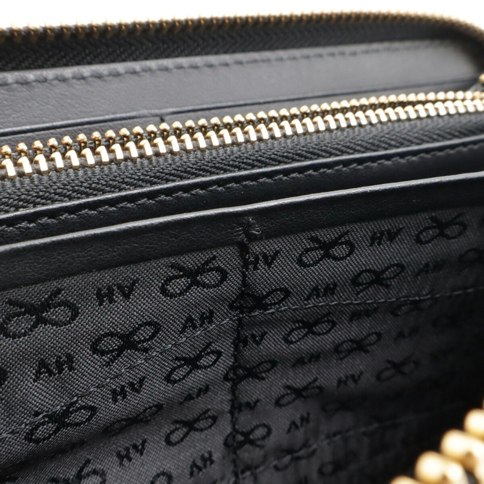 ANYA HINDMARCH Chubby Round Long Wallet in Leather, Black