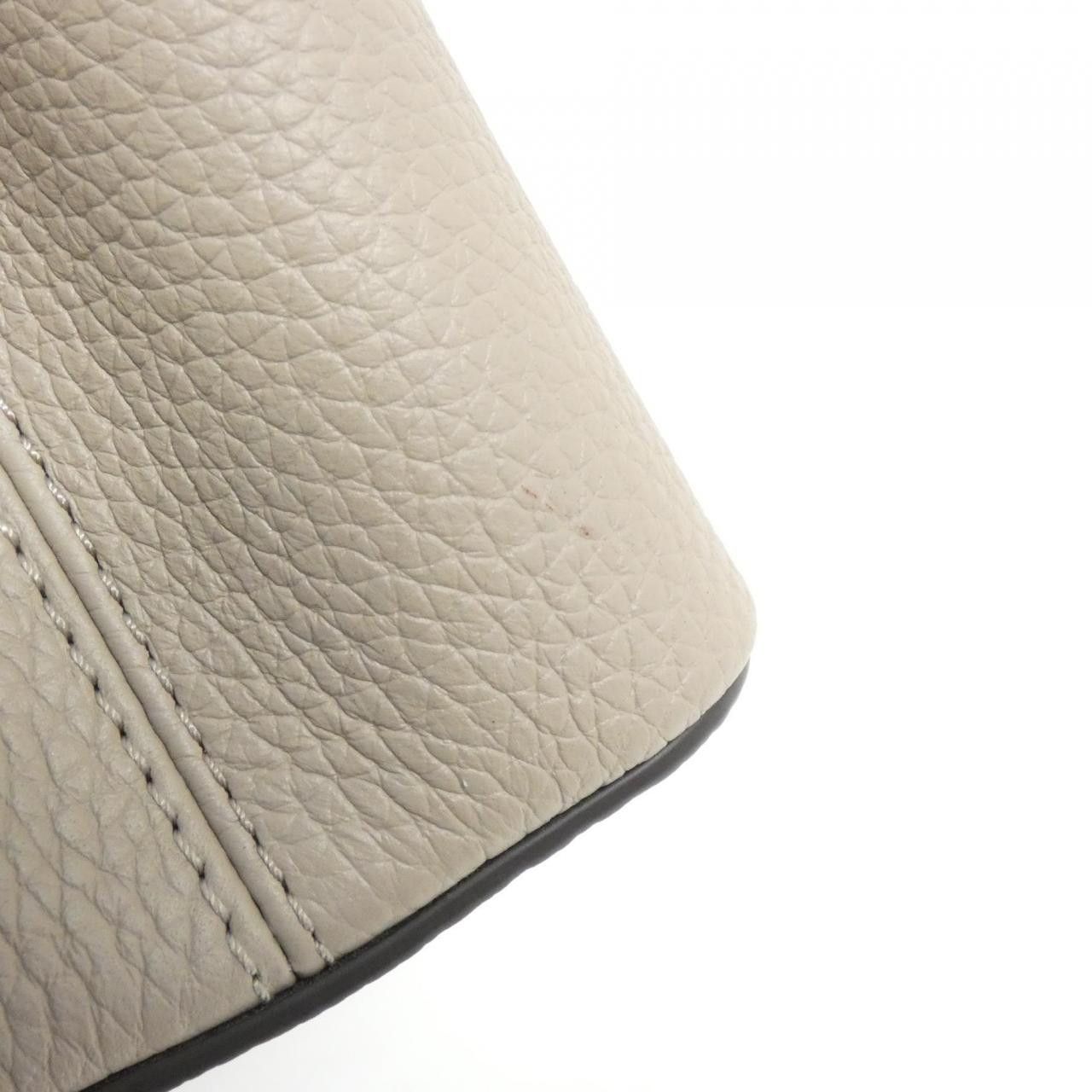 Louis Vuitton Louis Vuitton Louis Vuitton Capucines BB Exotic Leather Bag Leather Handbag Size ONE SIZE - 5 Thumbnail