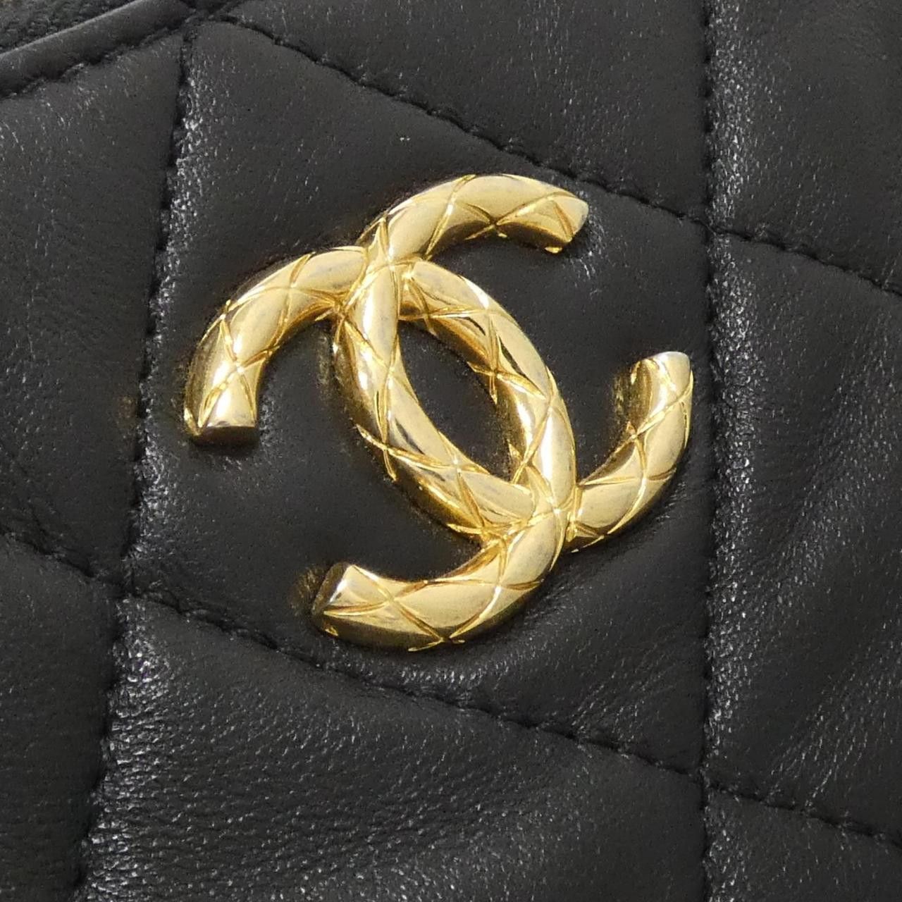 Chanel Chanel Chanel AS3384 Lambskin Shoulder Bag Leather Shoulder Bag AS3384 Size ONE SIZE - 4 Thumbnail