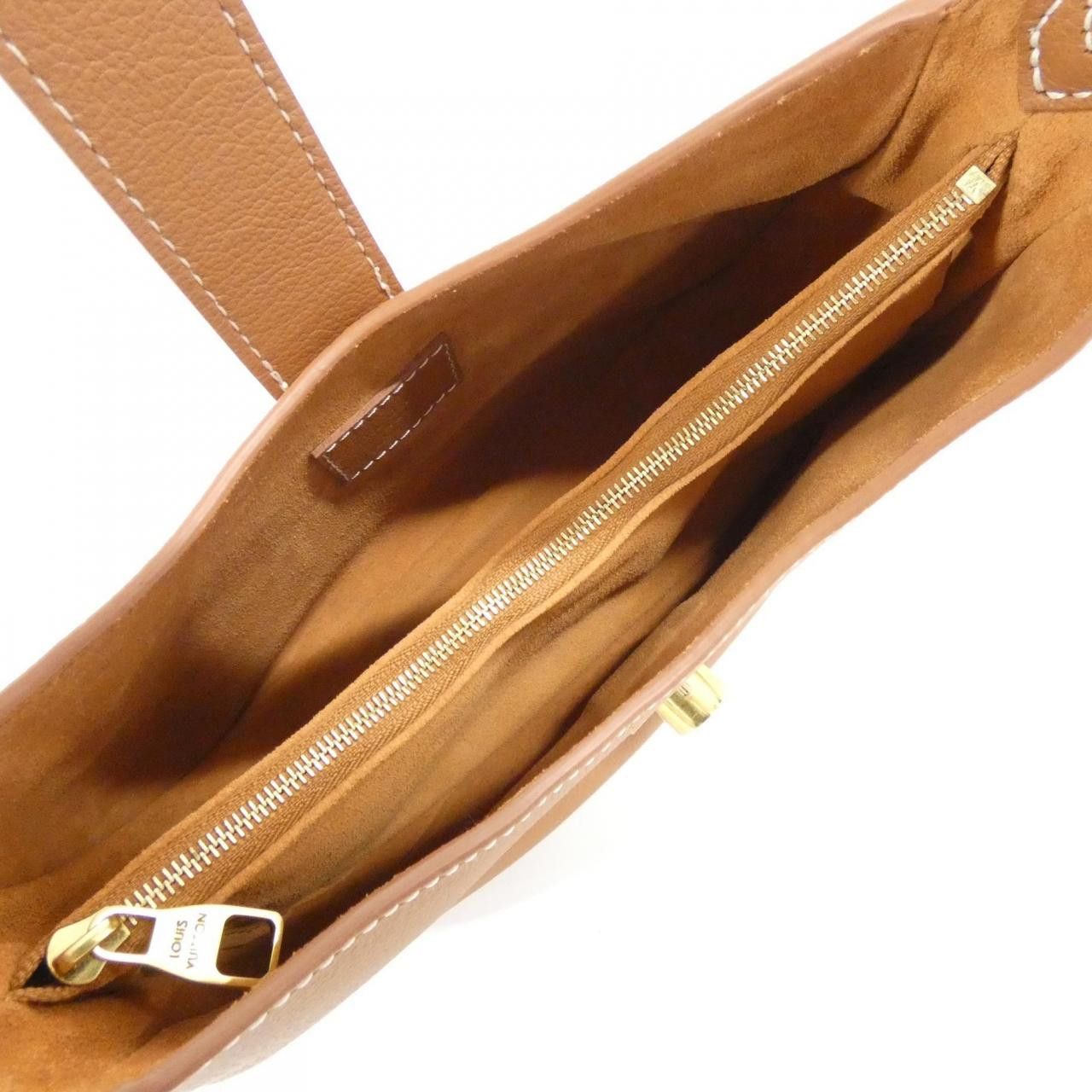 Louis Vuitton Louis Vuitton Louis Vuitton Low Key Calf Shoulder Bag Leather Shoulder Bag M24885 Size ONE SIZE - 6 Thumbnail