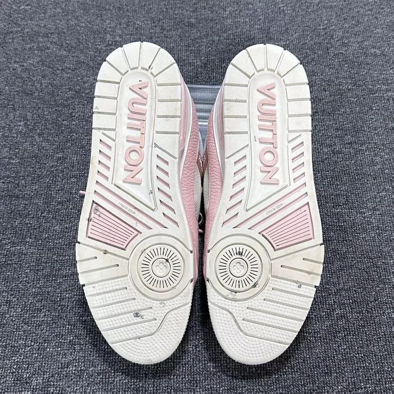 Louis Vuitton louis vuitton pink white trainer shoes Size US 12 / EU 45 - 6 Thumbnail