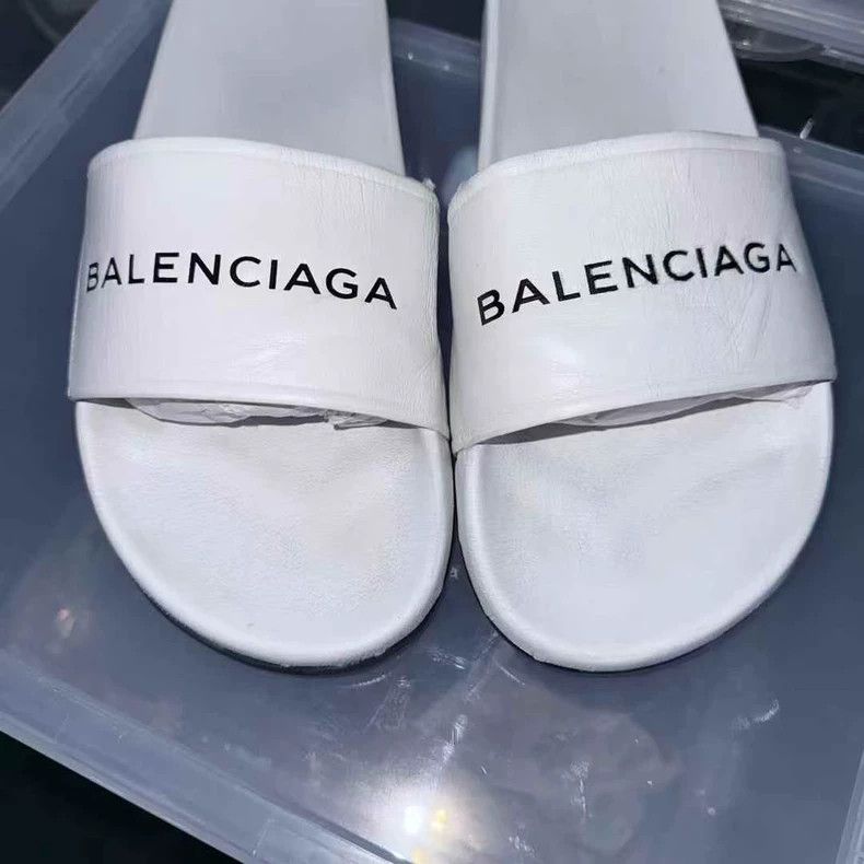 Balenciaga balenciaga white leather slides Size US 10 / EU 43 - 5 Thumbnail