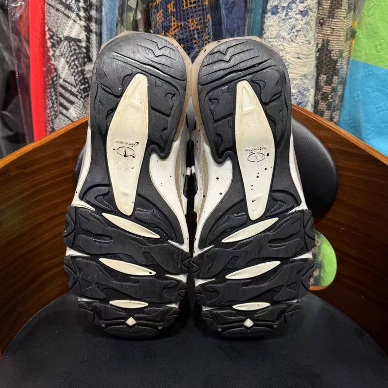 Valentino valentino black white sneakers Size US 12 / EU 45 - 7 Thumbnail
