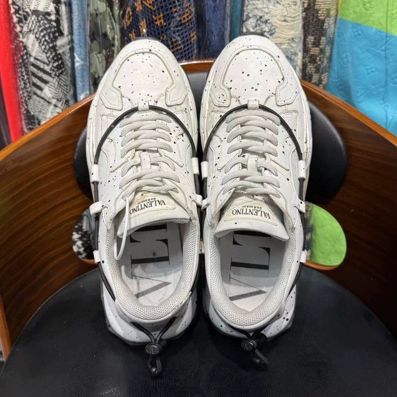 Valentino valentino black white sneakers Size US 12 / EU 45 - 5 Thumbnail