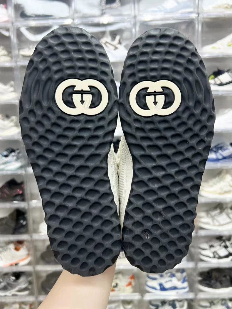 Gucci gucci white black lowtop sneakers Size US 9 / EU 42 - 6 Thumbnail