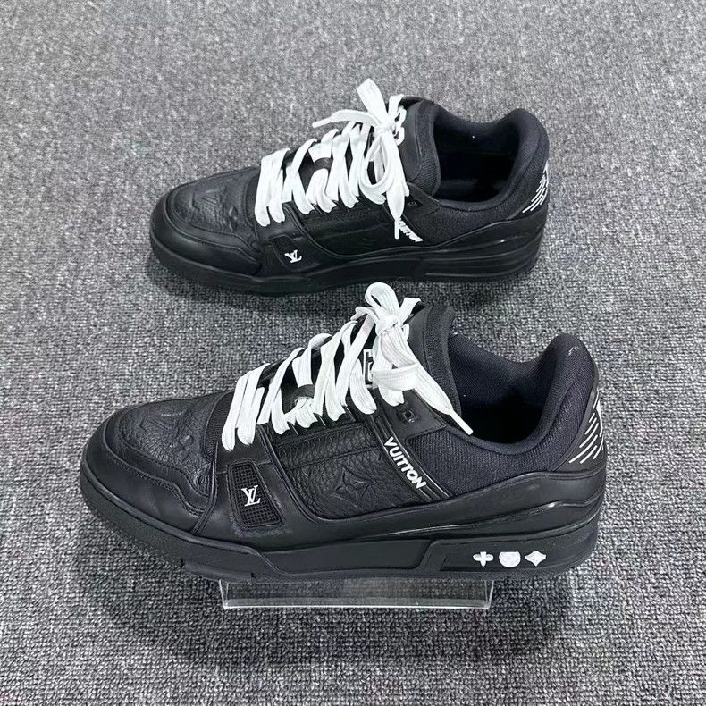 Louis Vuitton louis vuitton black trainer sneakers Size US 12 / EU 45 - 4 Thumbnail