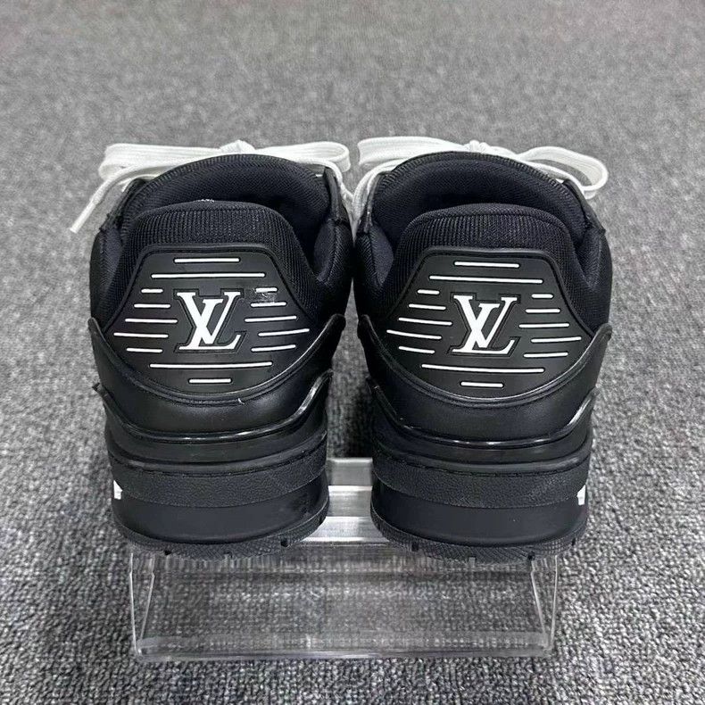 Louis Vuitton louis vuitton black trainer sneakers Size US 12 / EU 45 - 5 Thumbnail