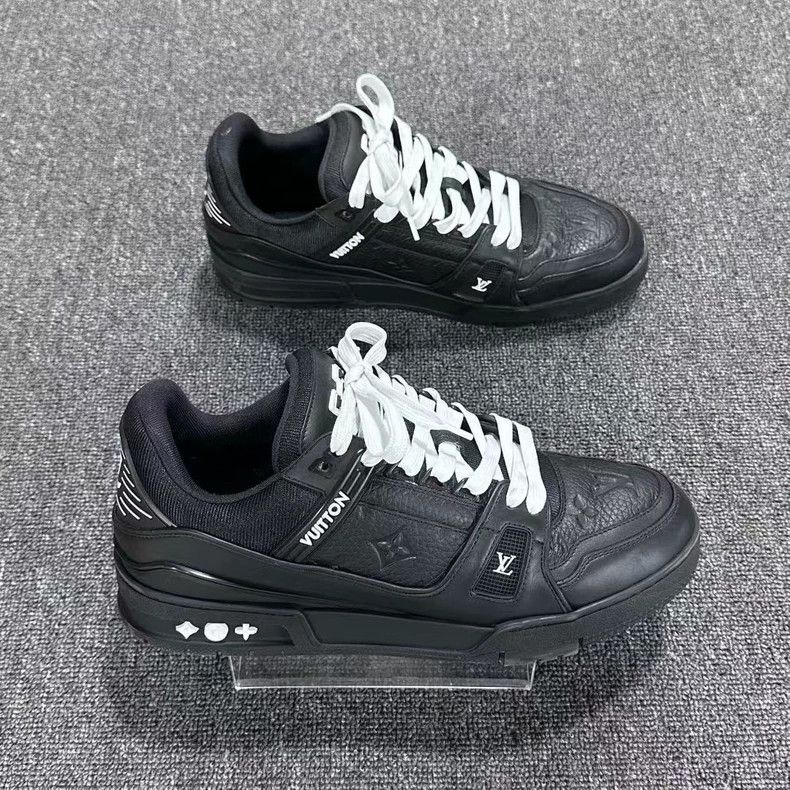 Louis Vuitton louis vuitton black trainer sneakers Size US 12 / EU 45 - 2 Thumbnail