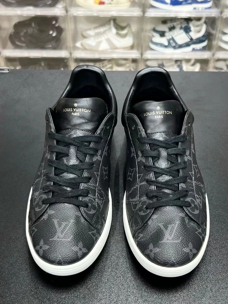 Louis Vuitton LV black monogram lowtop sneakers Size US 12 / EU 45 - 2 Thumbnail