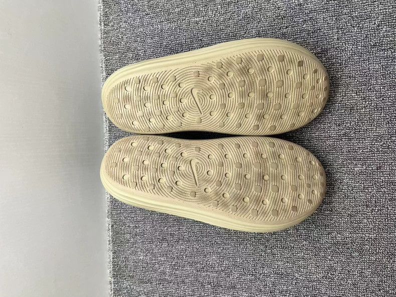 Nike nike reactx rejuven8 beige slip-on shoes Size US 10 / EU 43 - 5 Thumbnail