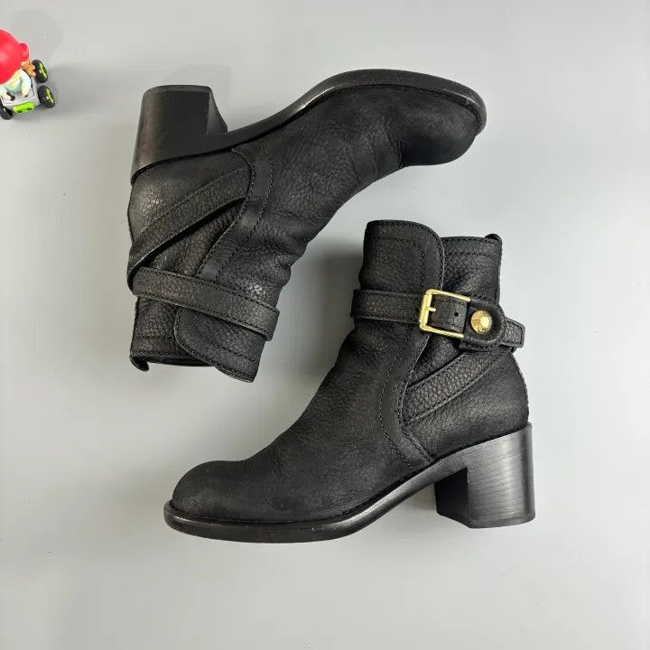 Louis Vuitton Louis Vuitton Black Leather High Heeled Ankle Boots 0079 Size US 6 / IT 36 - 7 Thumbnail