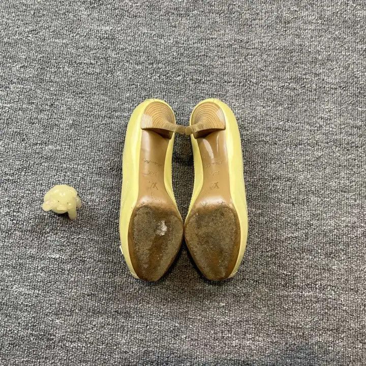 Louis Vuitton Louis Vuitton Yellow Heeled Peep-Toe Shoes 0079 Size US 4 / IT 34 - 4 Thumbnail