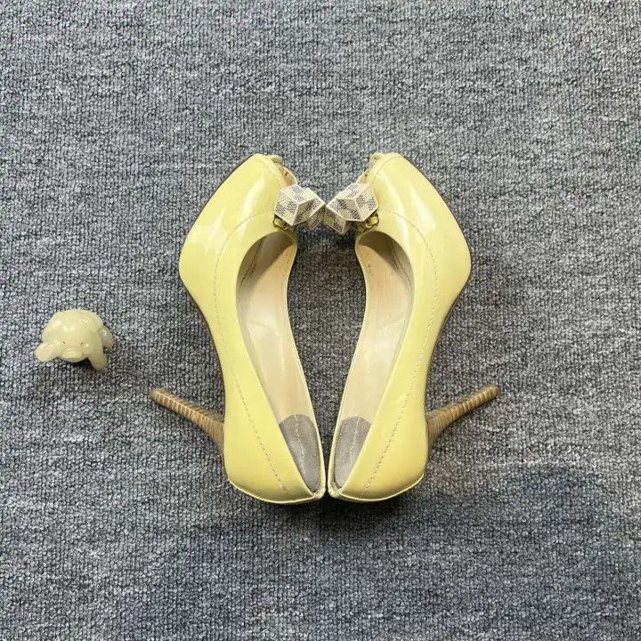 Louis Vuitton Louis Vuitton Yellow Heeled Peep-Toe Shoes 0079 Size US 4 / IT 34 - 6 Thumbnail