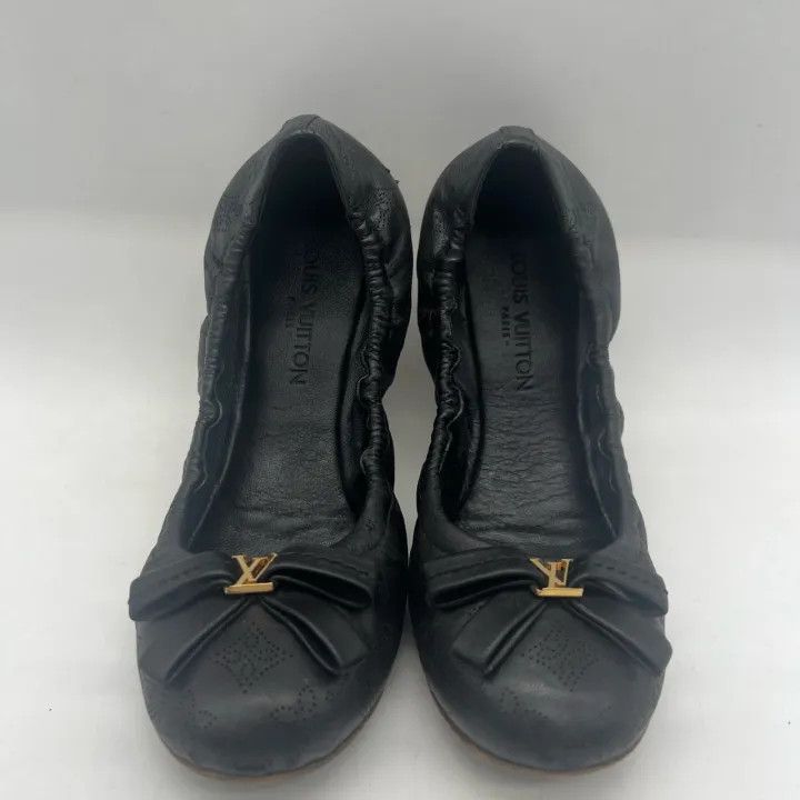 Louis Vuitton Louis Vuitton Black Logo Flat Shoes for Women 0079 Size US 6 / IT 36 - 2 Thumbnail