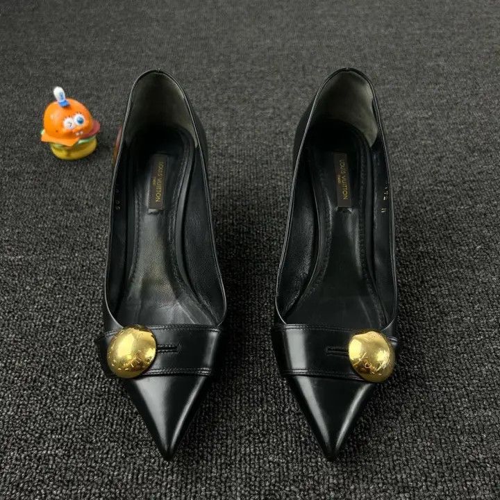 Louis Vuitton Louis Vuitton Black Leather Pointed Heels 0079 Size US 6 / IT 36 - 2 Thumbnail